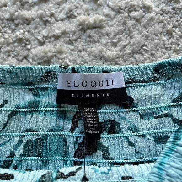 Eloquii smocked crop top long sleeve blue zebra print off shoulder 22 / 24 - Picture 2 of 6